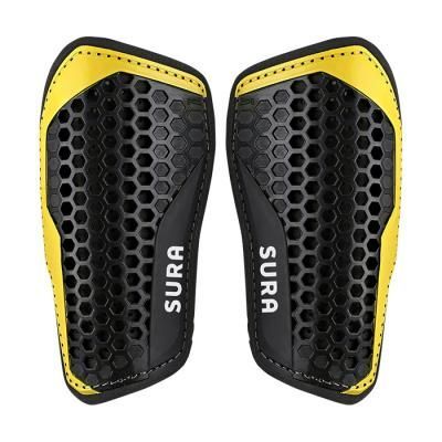 Футбольные щитки Sura